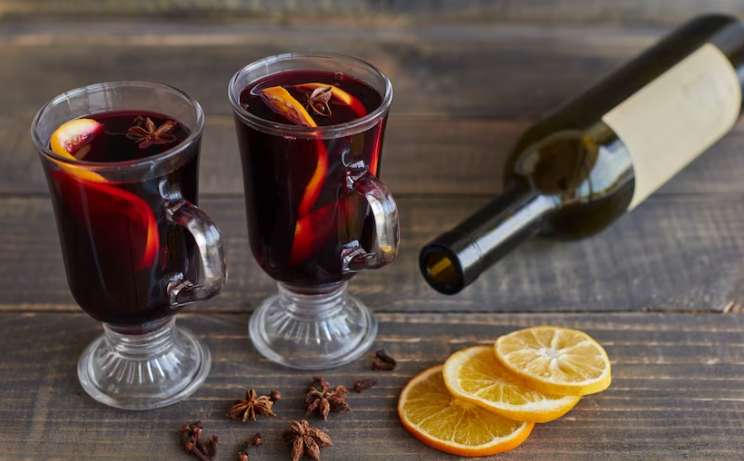 Descubra 7 drinks temáticos para a festa junina e deixe sua comemoração ainda mais animada. Receitas irresistíveis e cheias de sabor. Aproveite!