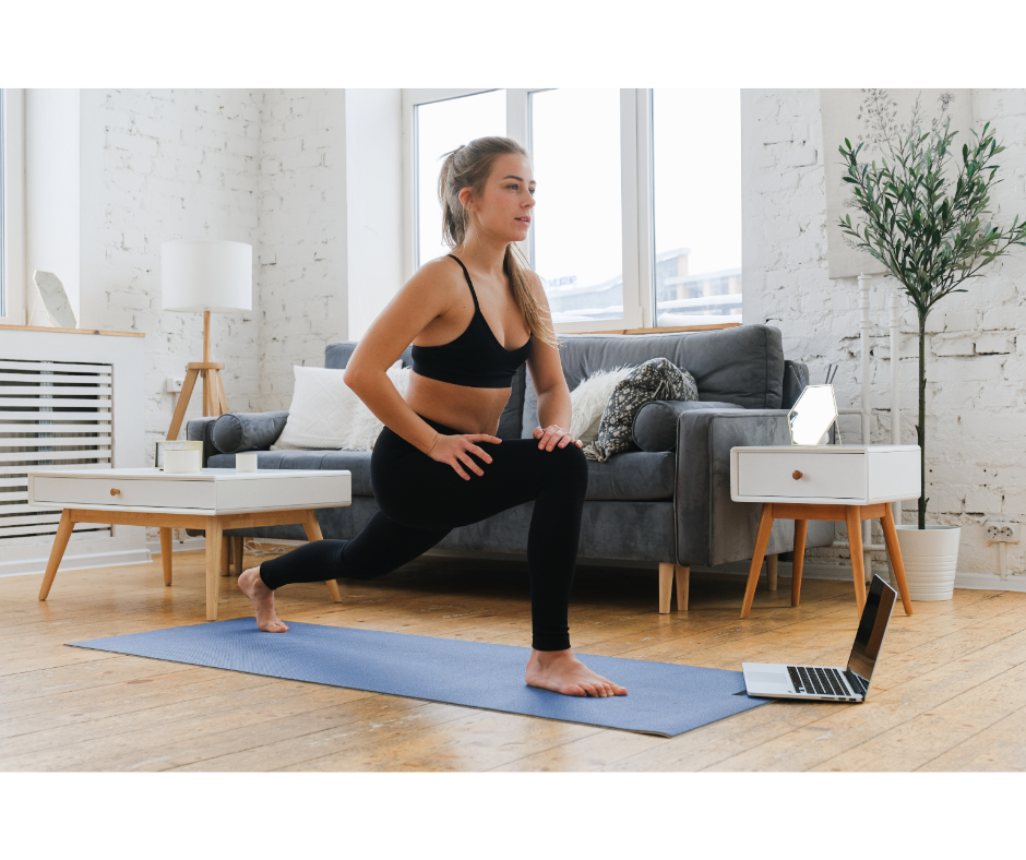 A importância do equilíbrio entre estilo e funcionalidade na moda fitness | Foto de mulher fazendo yoga com roupa fitness | Body For Sure