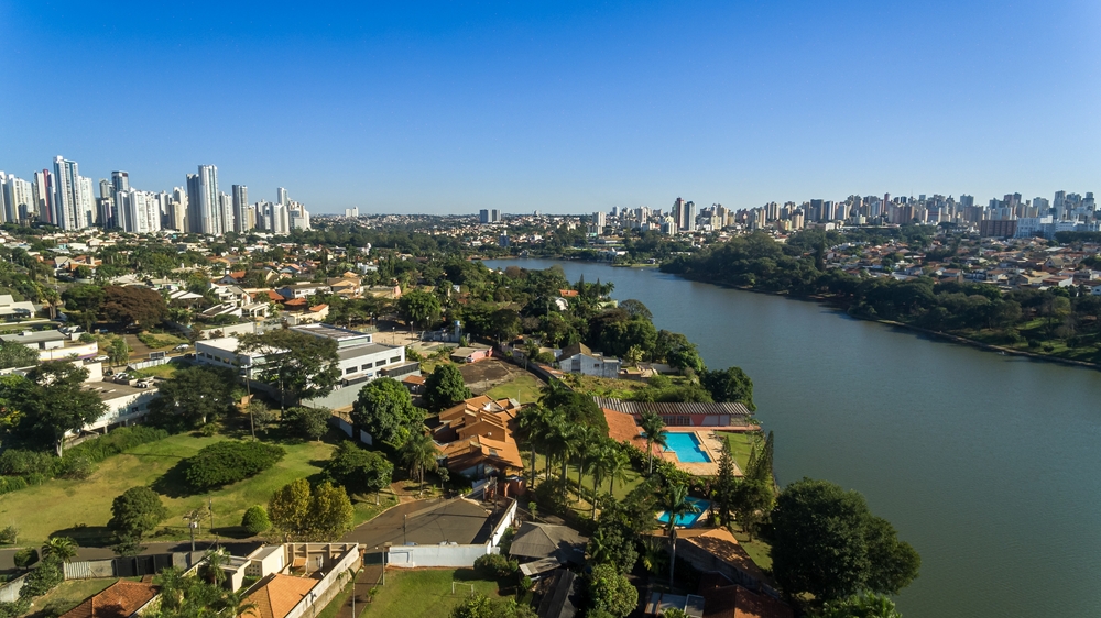 Conheça Londrina com a tranquilidade da viagem de ônibus